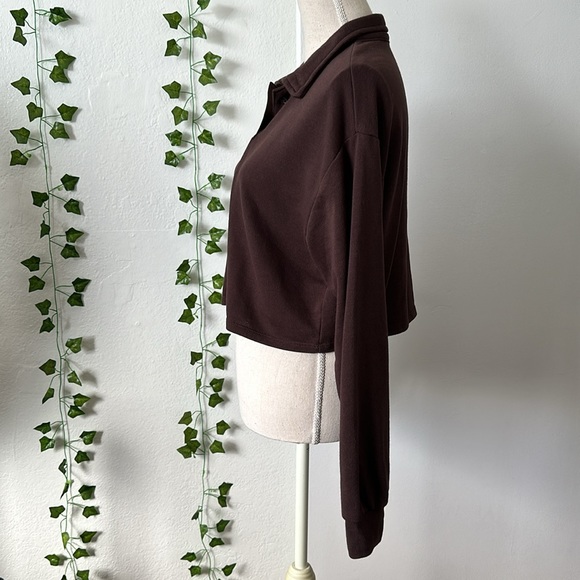 H&M | Cropped Long Sleevve Collared Top - Picture 3 of 5